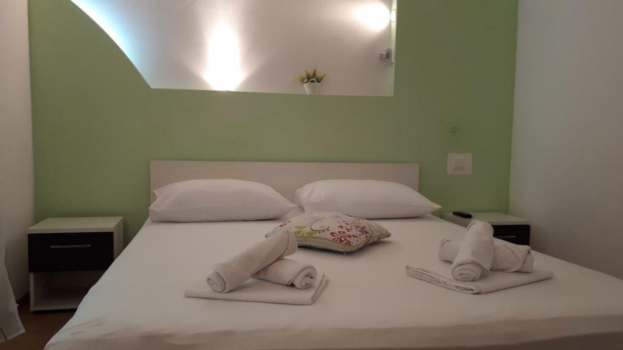 Apartments Meri Vodice Eksteriør billede