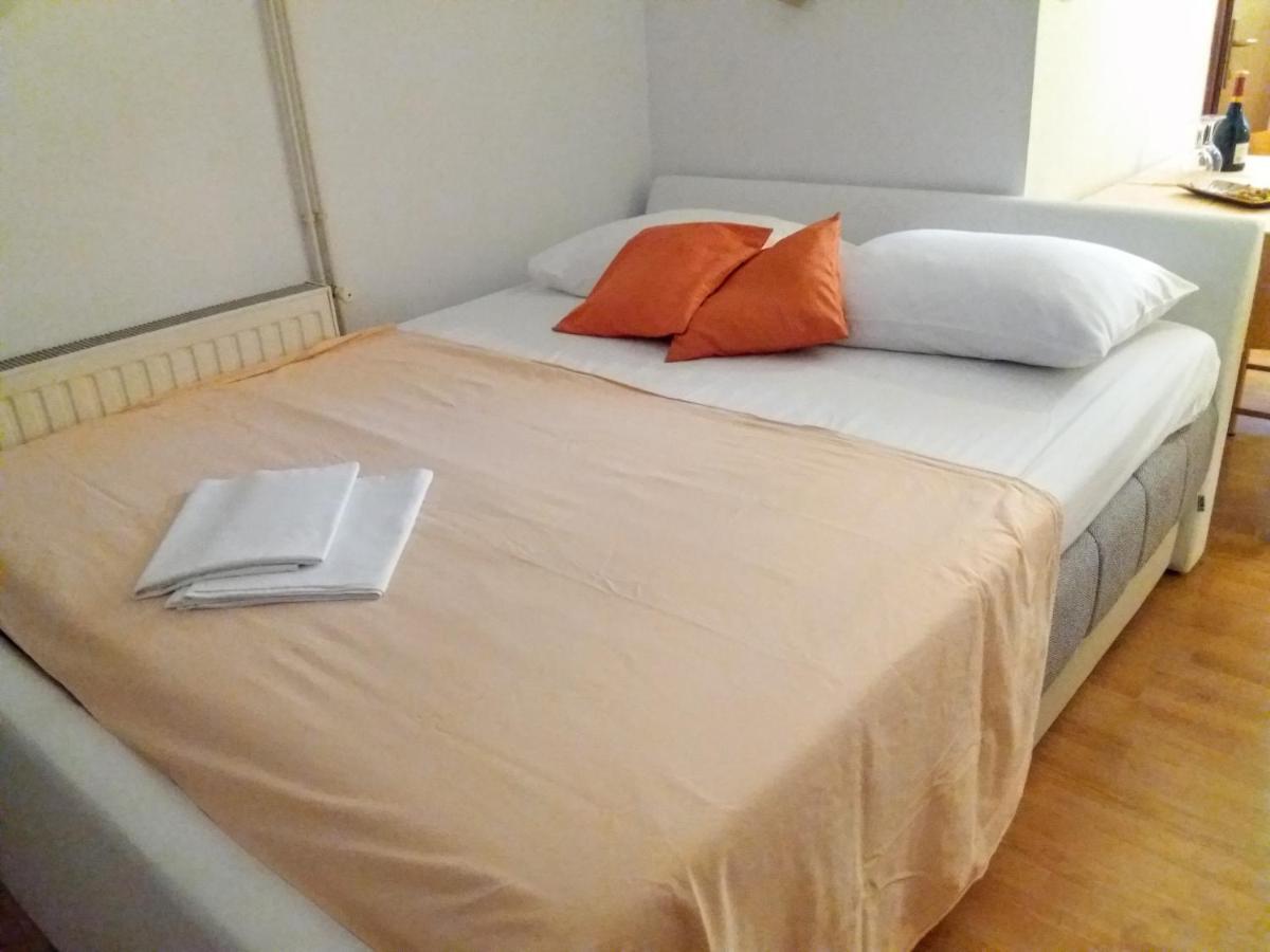 Apartments Meri Vodice Eksteriør billede